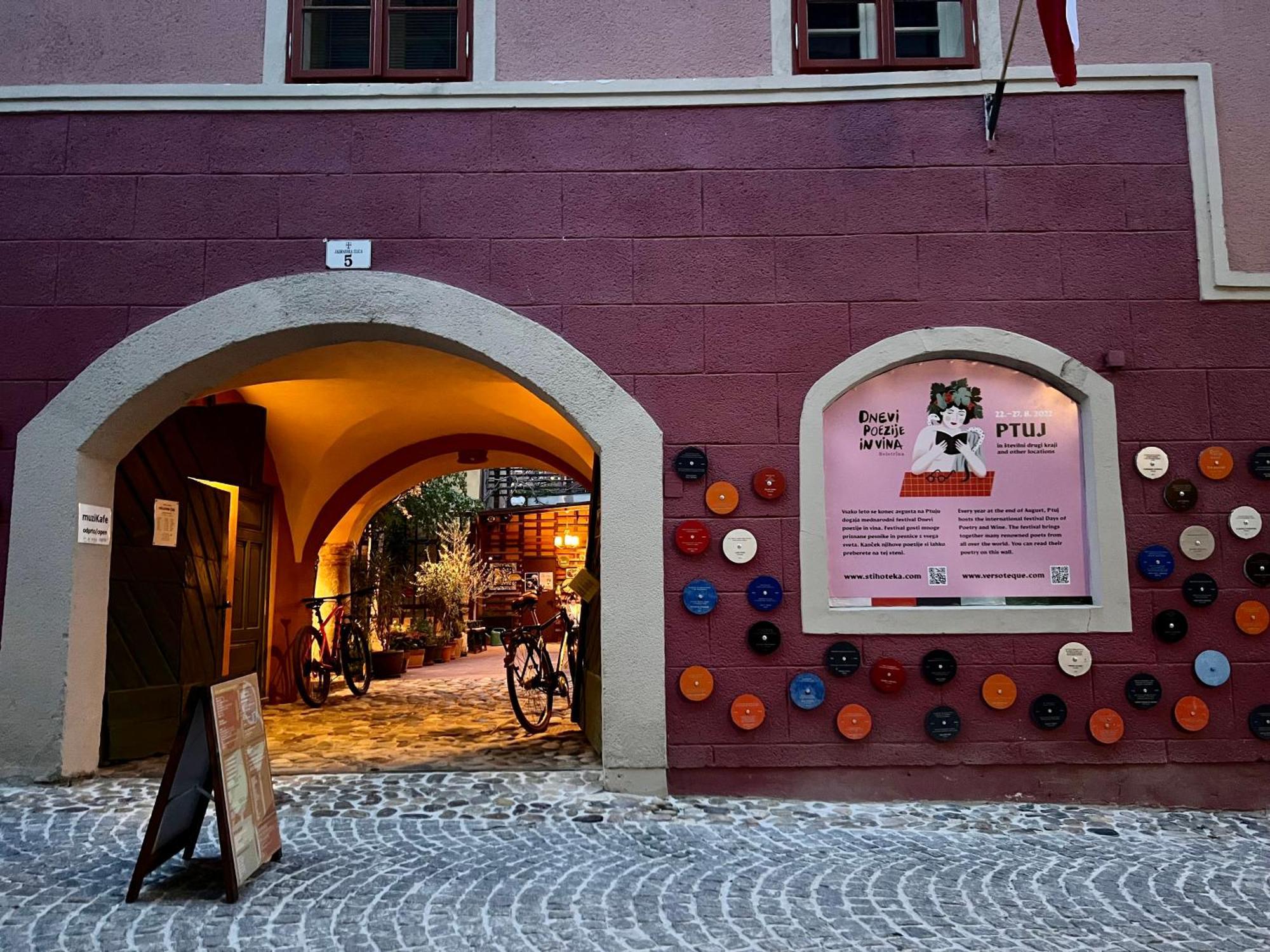Muzikafe - Home Of Culture Ptuj Dış mekan fotoğraf